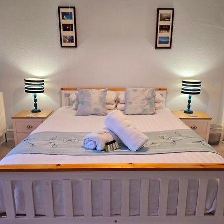 Sea Views, Big 2 Bed Flat Close To Beach & Harbour 일프러컴 외부 사진