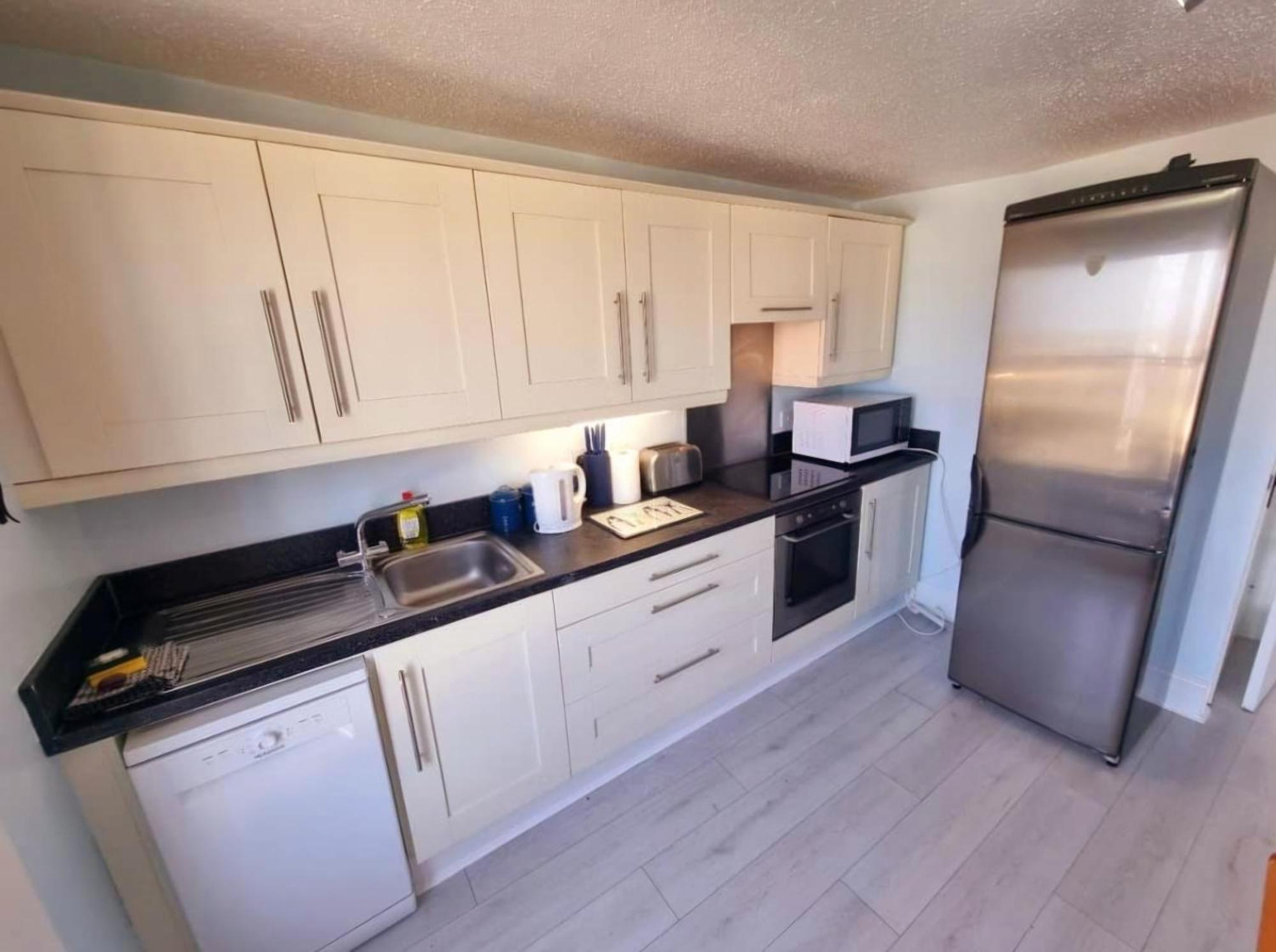Sea Views, Big 2 Bed Flat Close To Beach & Harbour 일프러컴 외부 사진